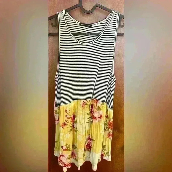 Staccato Women’s floral stripe high low tank - Picture 1 of 4